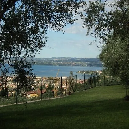 Konukevi Giardini Di Corte